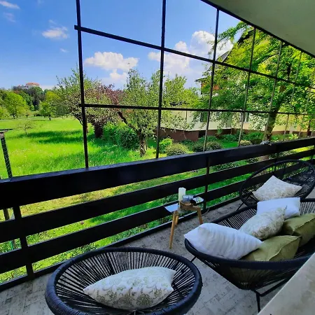 Deerwood Cozy Retreat 2br With Stunning Castle Views Μπλεντ