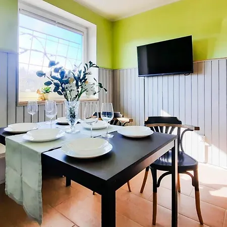 דירה Deerwood Cozy Retreat 2br With Stunning Castle Views בלד