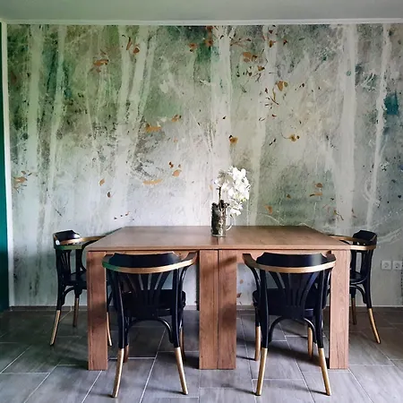 アパート Deerwood Cozy Retreat 2br With Stunning Castle Views ブレッド