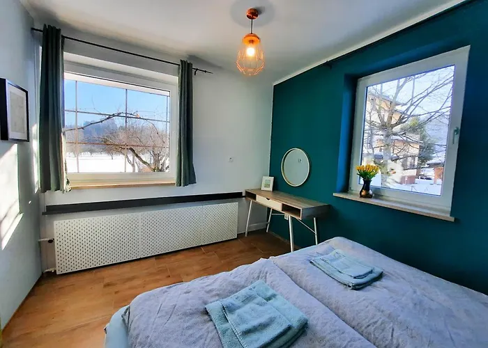 Deerwood Cozy Retreat 2br With Stunning Castle Views Bled