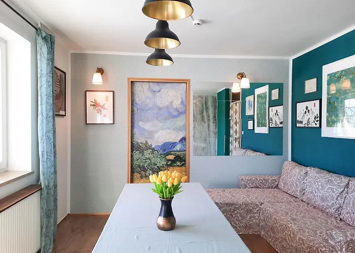 Deerwood Cozy Retreat 2br With Stunning Castle Views Apartma *