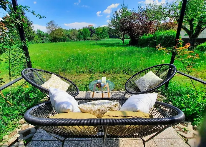 Deerwood Cozy Retreat 2br With Stunning Castle Views *