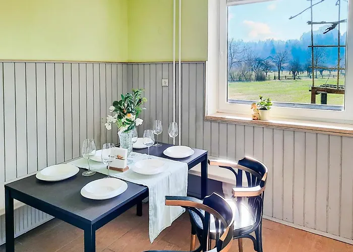 Deerwood Cozy Retreat 2br With Stunning Castle Views * Bled