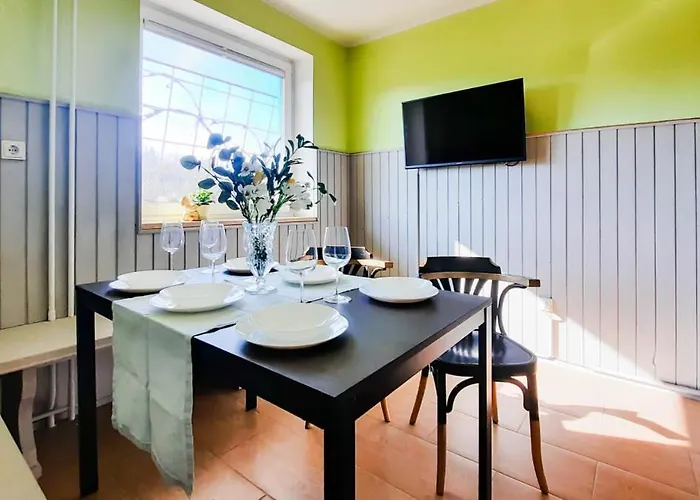 Apartma Deerwood Cozy Retreat 2br With Stunning Castle Views Bled