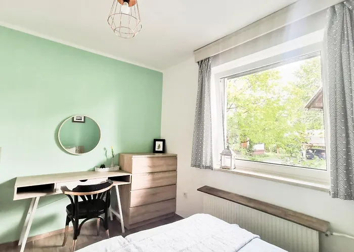 Deerwood Cozy Retreat 2br With Stunning Castle Views